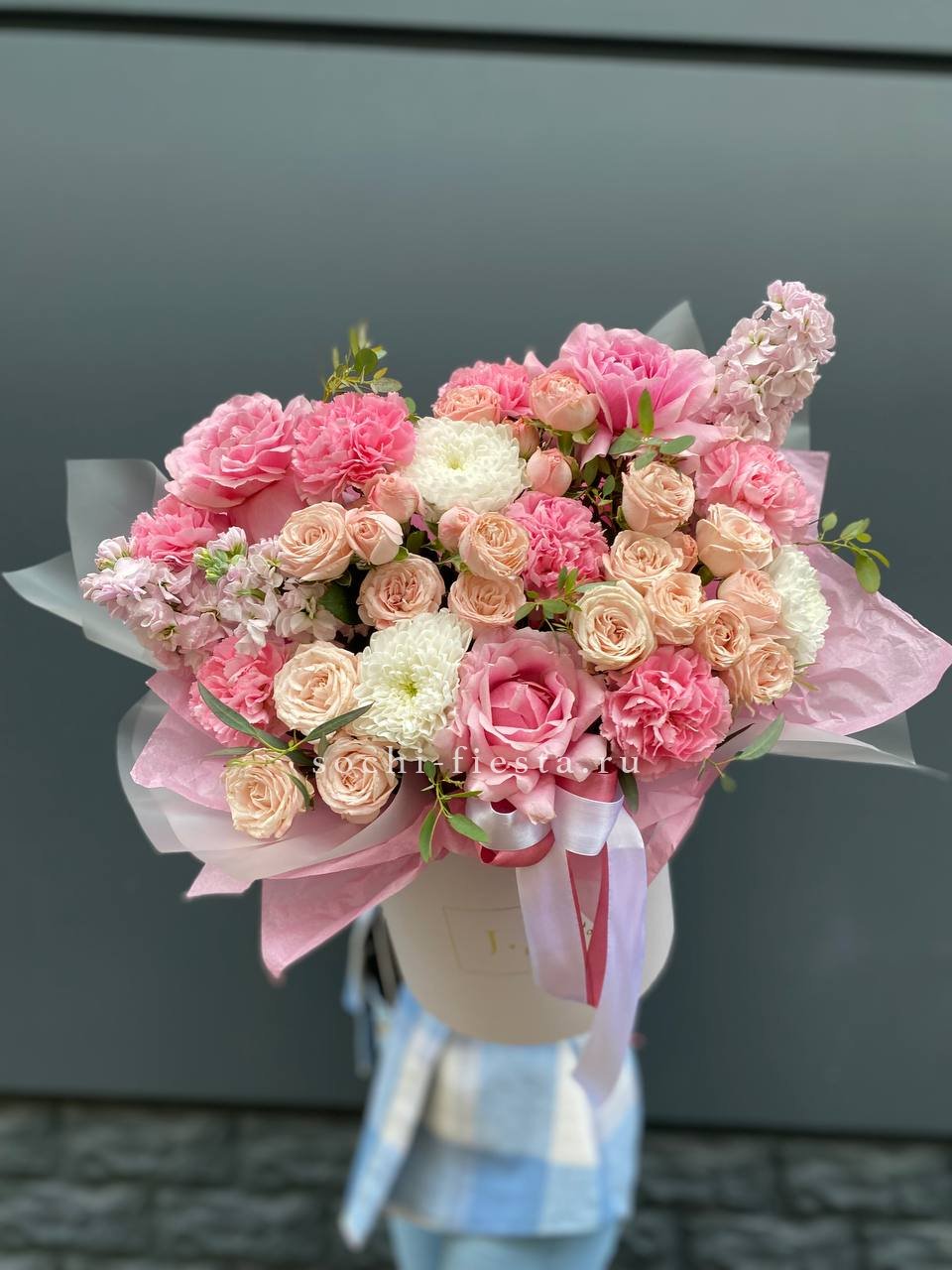 Авторский цветочный бокс — заказать в Краснодаре