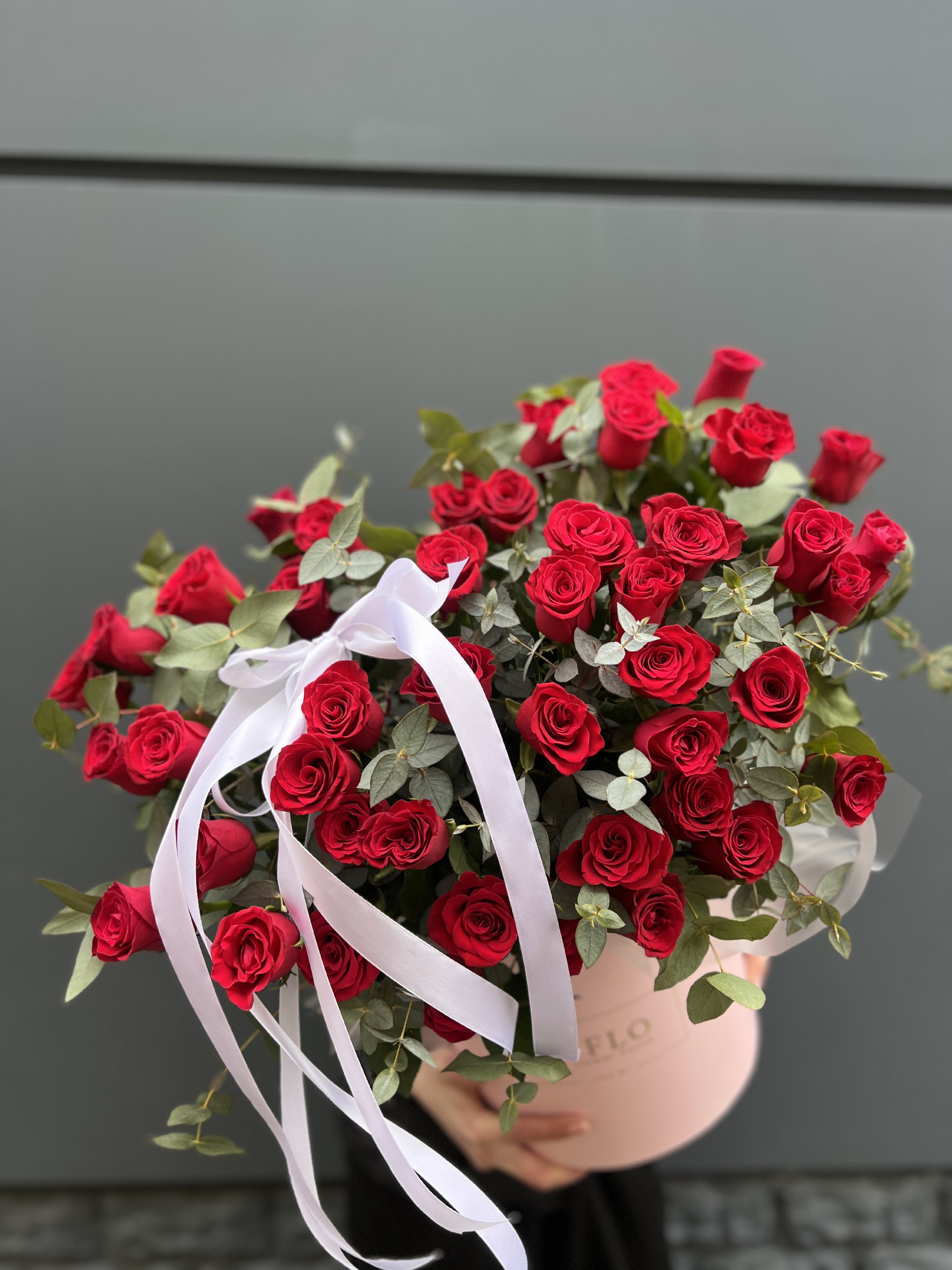 45 Красных роз в боксе Senorita с доставкой в Краснодаре