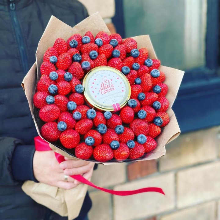 "Клубника и мёд" в Краснодаре