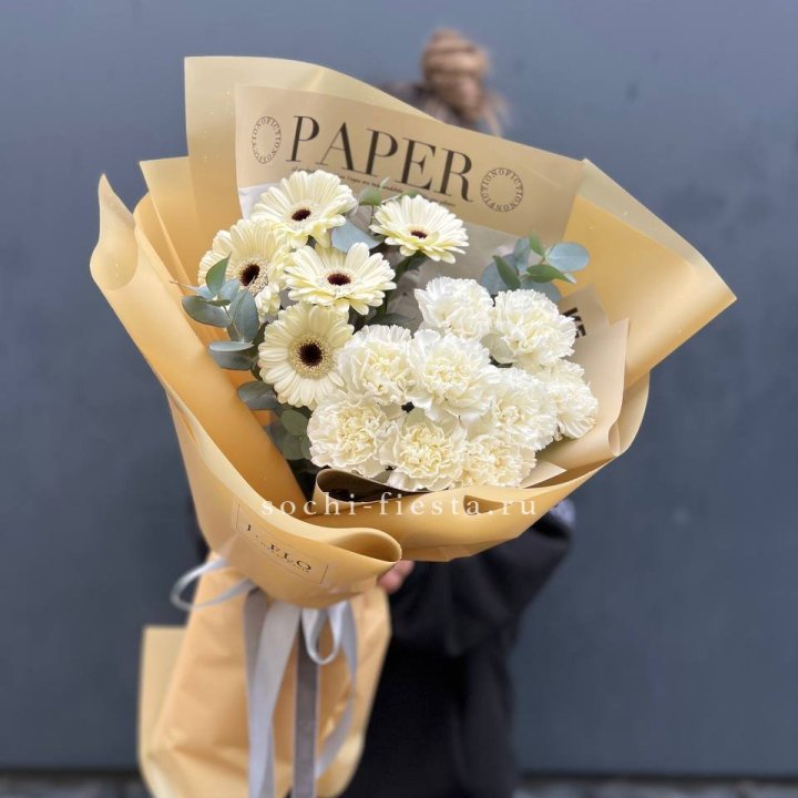  Букет с диантусами и герберами в Краснодаре