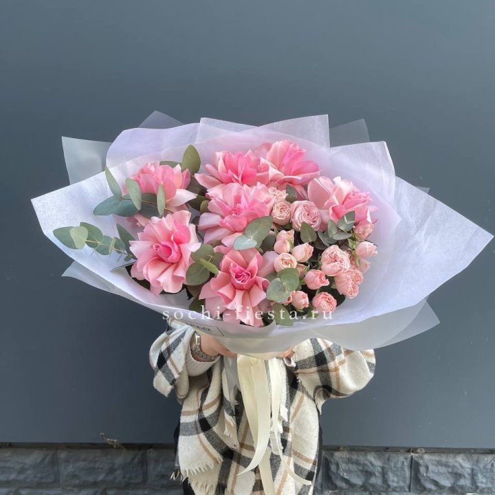 Букет французских и пионовидных роз  в Краснодаре