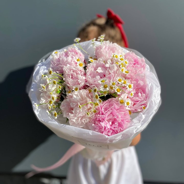 Пионы с ромашками в Краснодаре