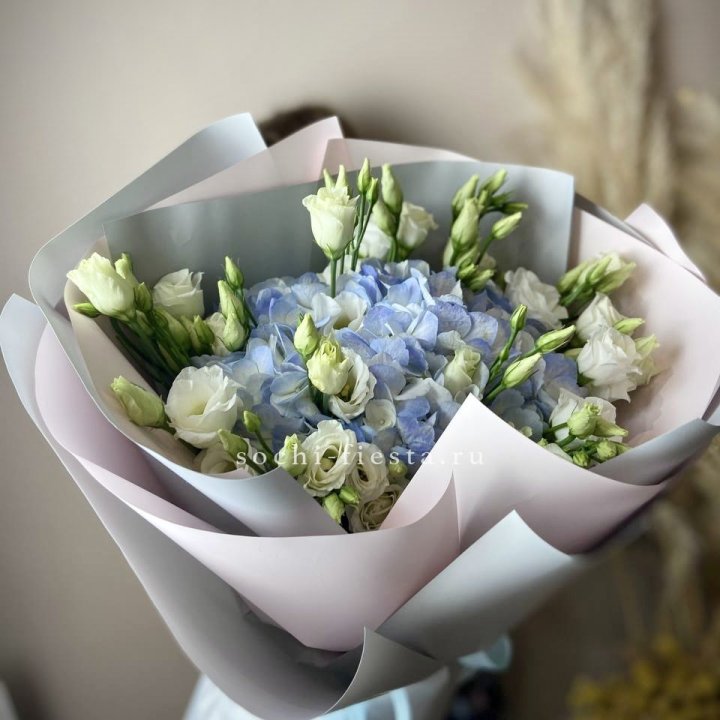 Букет с гортензией "Адель" в Краснодаре