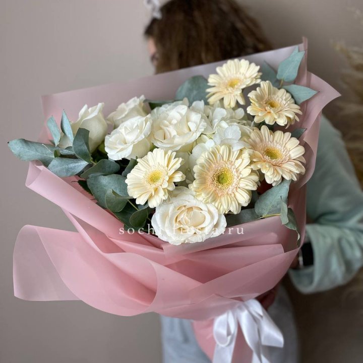 Букет роз, гортензии, гербер "Sunset" в Краснодаре