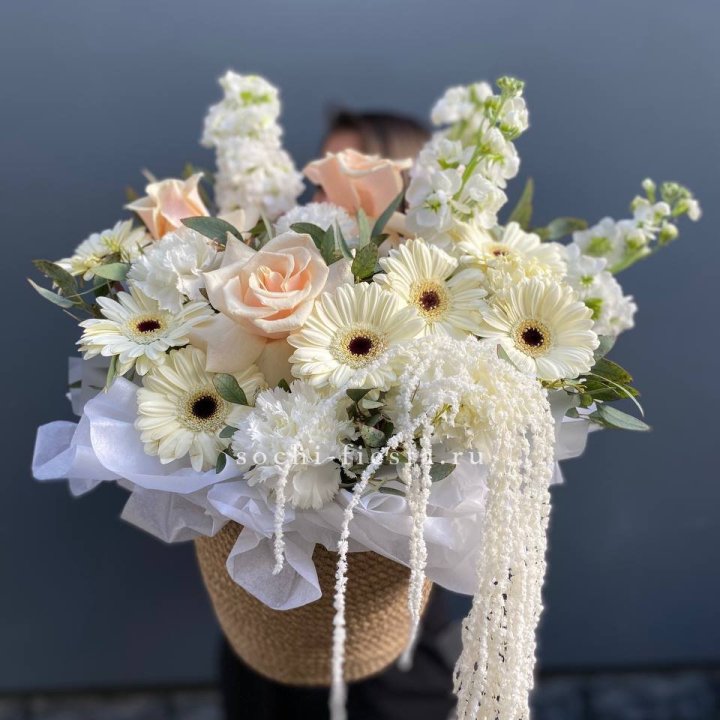 Цветы в джутовом кашпо "Ballare" в Краснодаре