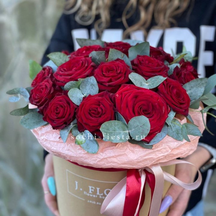 21 Красная роза в боксе №1 в Краснодаре