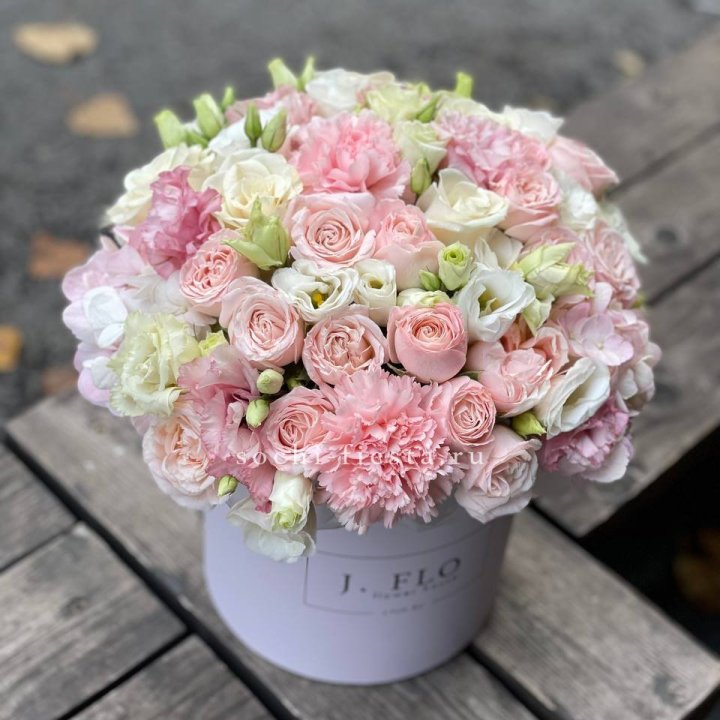 Цветочный бокс "LUXOR" в Краснодаре