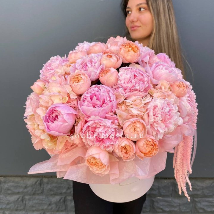 Коробка с пионами "Double flowers" в Краснодаре