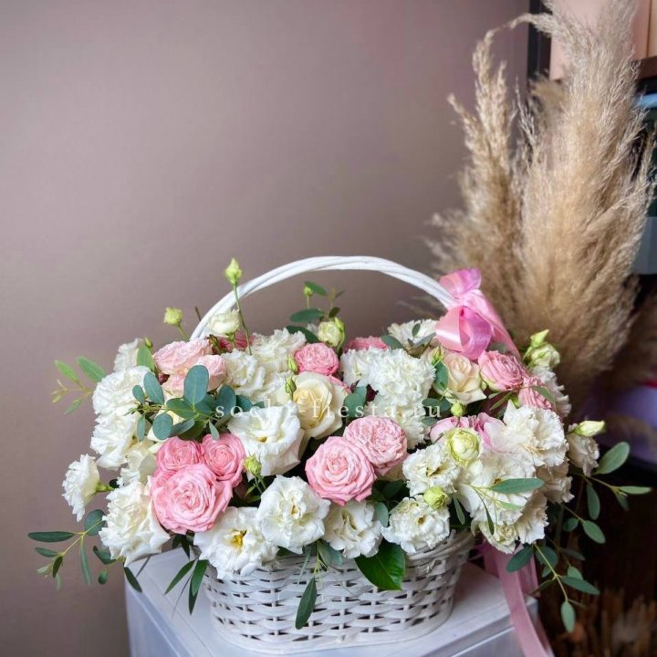 Цветочная корзина "Pinky-White" в Краснодаре