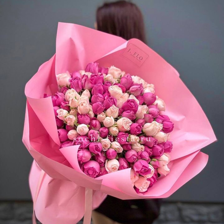 51 кустовая роза Misty Bomb в Краснодаре