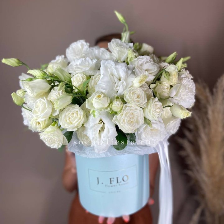 Бокс кустовых роз и эустомы Premium в Краснодаре