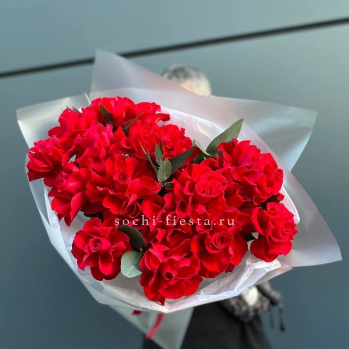 21 Красная французская роза в Краснодаре
