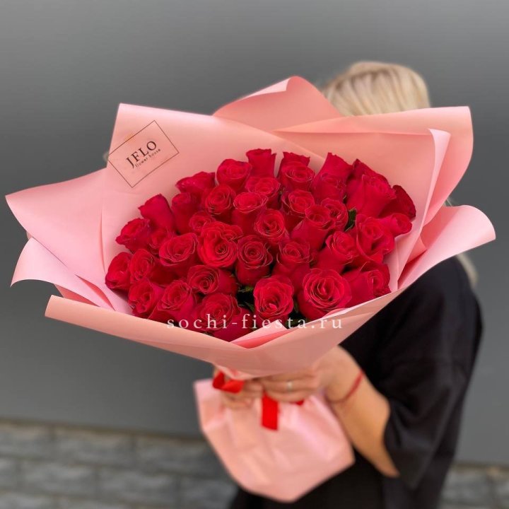35 красных роз в Краснодаре