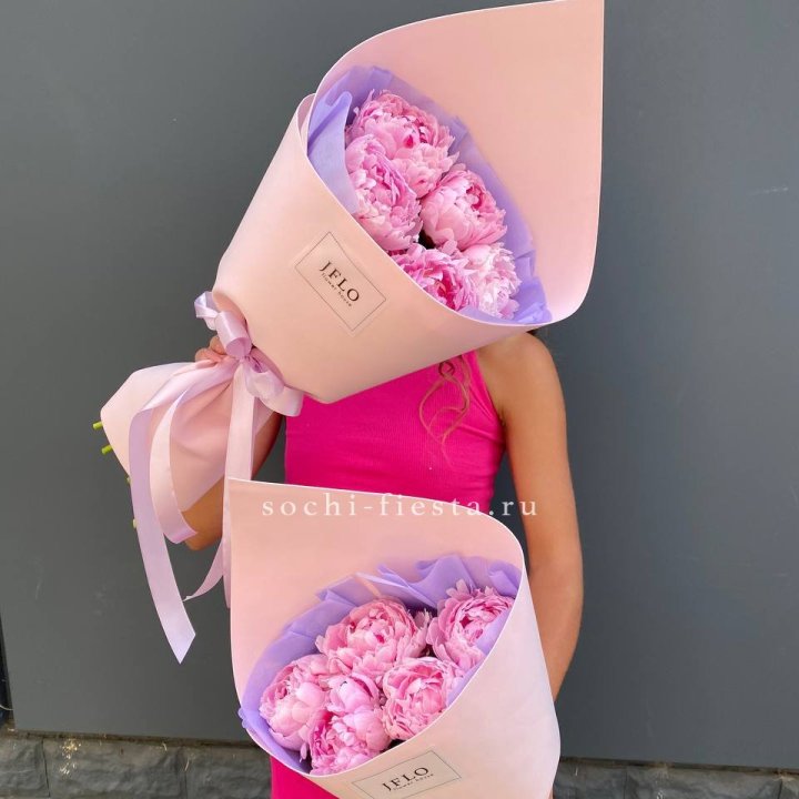 Букет из 5 пионов в Краснодаре