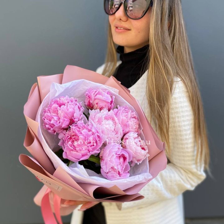 7 пионов в оформлении в Краснодаре