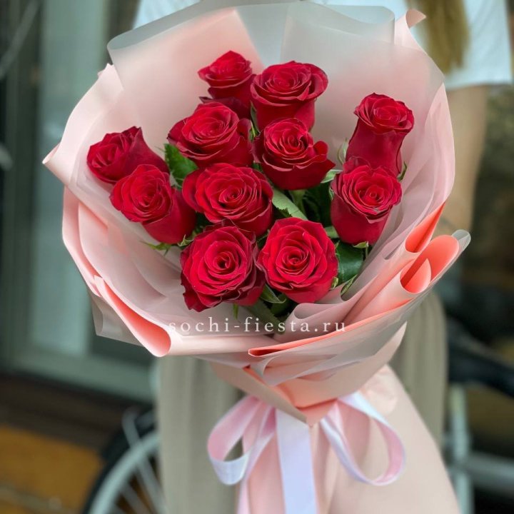 Букет красных роз "Madam Red" в Краснодаре