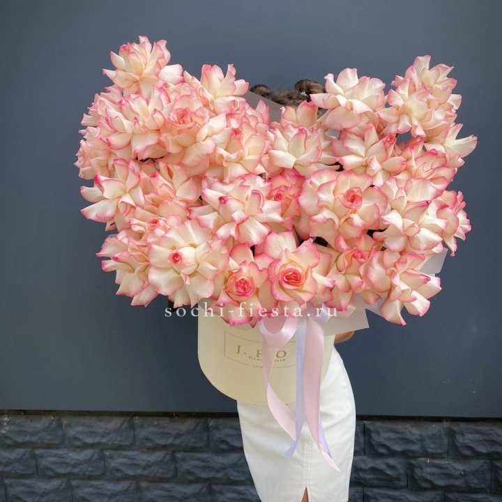 31 французская роза Джумилия в боксе в Краснодаре