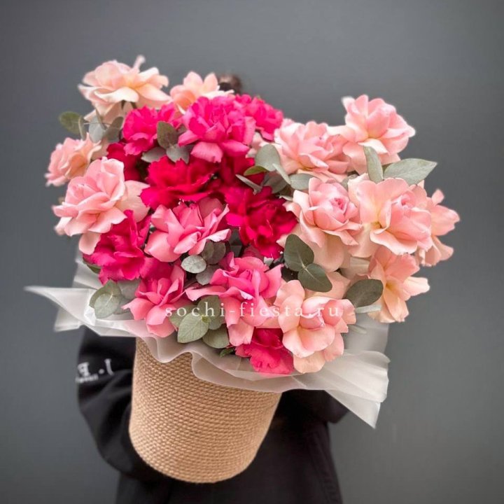 23 Французские розы Микс в боксе в Краснодаре