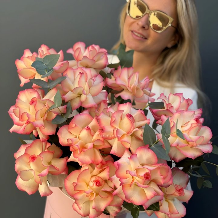 15 Французских  роз Джумилия в боксе в Краснодаре