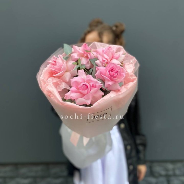 5 французских розовых роз  в Краснодаре