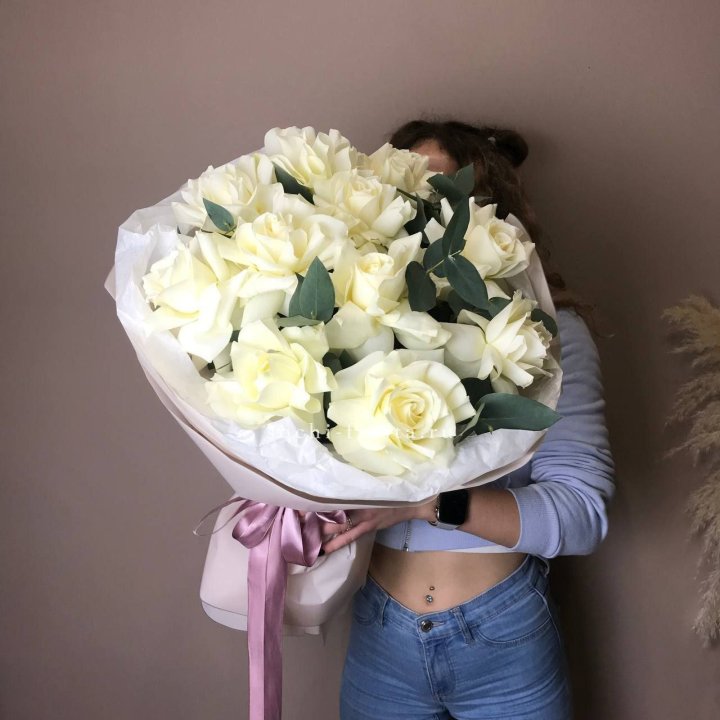 11 Белых французских роз WhiteNice с доставкой в Краснодаре