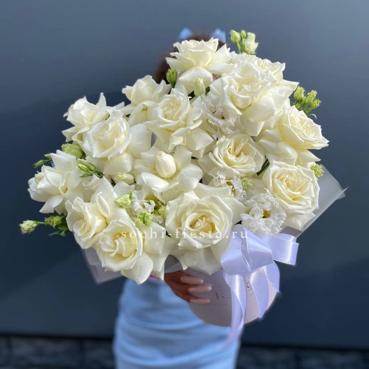 Коробка с цветами "Swan" в Краснодаре