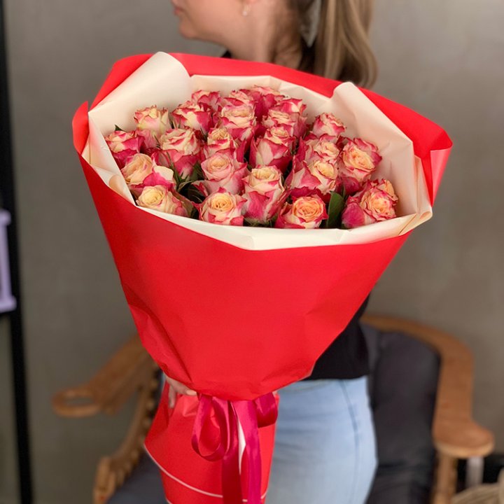 Букет роз Chapeau в Краснодаре