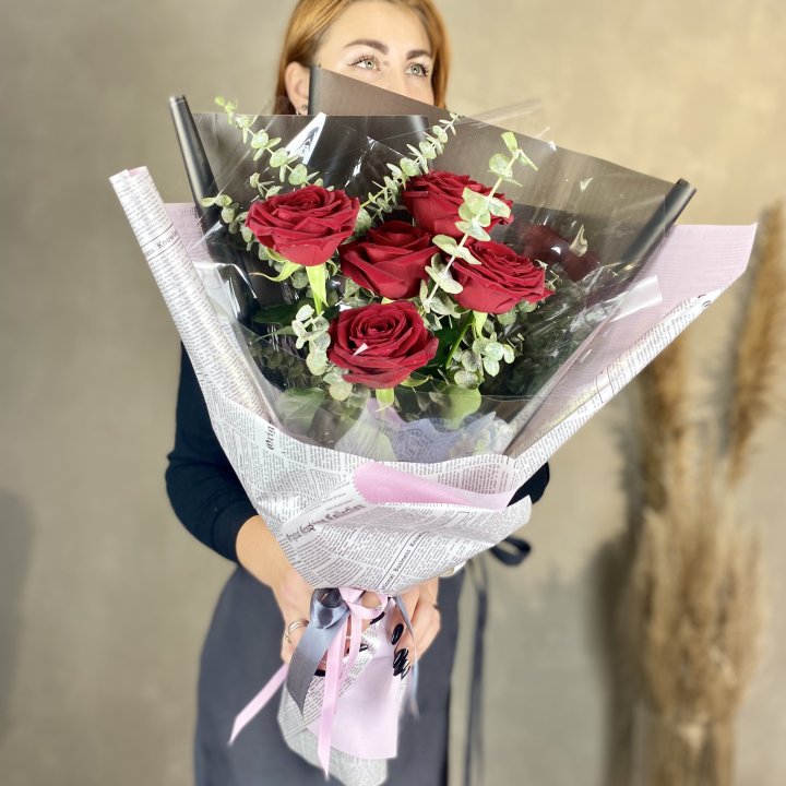 5 красных роз BLVCK 2.0  в Краснодаре