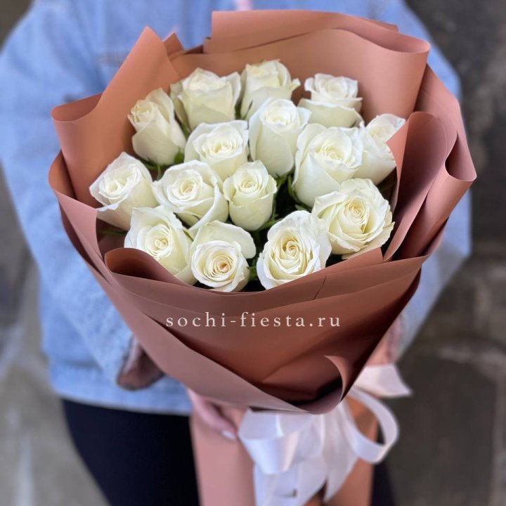 15 белых роз Siena в Краснодаре