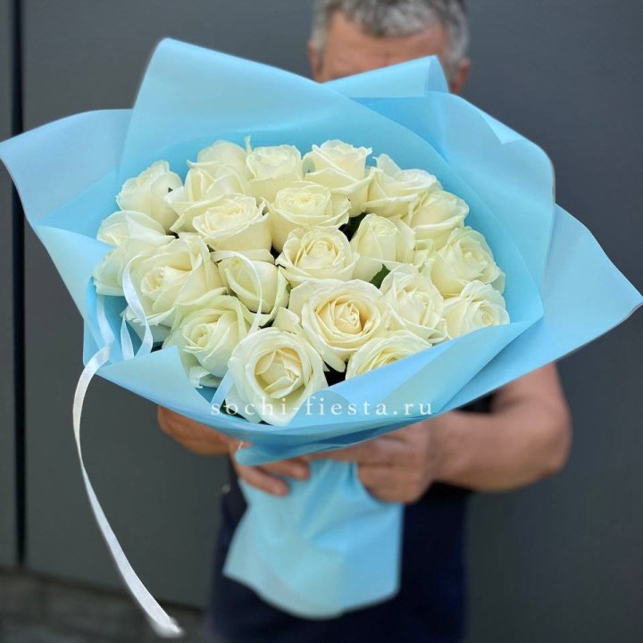 21 белая роза в Краснодаре