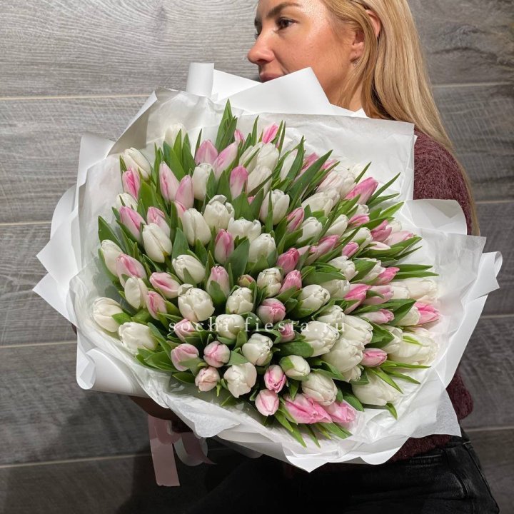101 тюльпан нежный MIX в Краснодаре