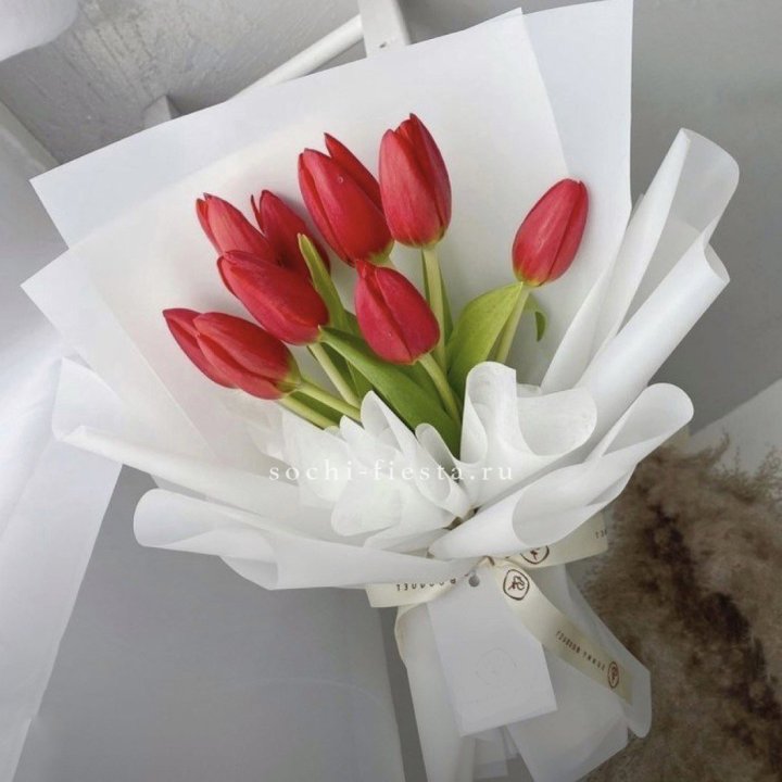 Букет красных тюльпанов в Краснодаре